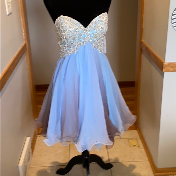 Evening gown can be worn w/w/o straps! NWT! - Picture 4 of 6